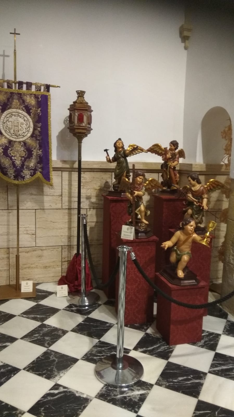 Las cofradías de Elche muestran lo mejor de su patrimonio histórico en dos sorprendentes exposiciones Las cofradías de Elche muestran lo mejor de su patrimonio histórico en dos sorprendentes exposiciones