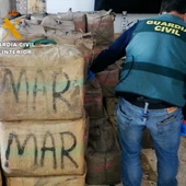 Incautados 96 fardos de hachís en una operación en Sanlúcar Incautados 96 fardos de hachís en una operación en Sanlúcar