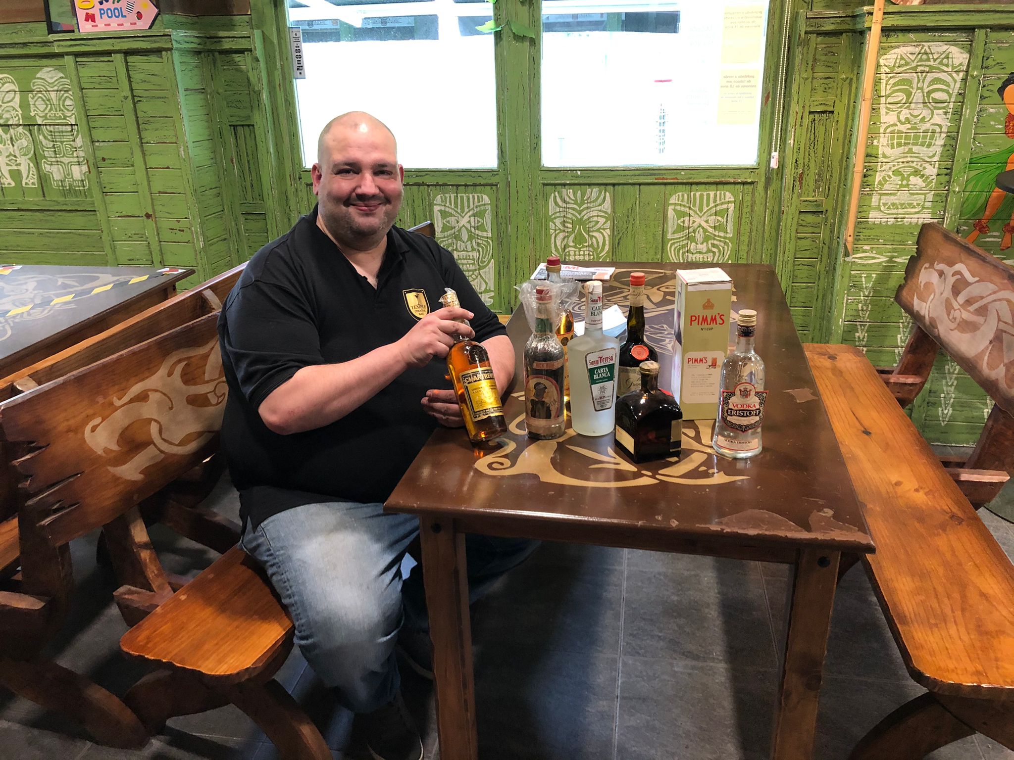 Pablo Mosquera: "Hay ciertas botellas de alcohol vintage que tienen unos valores bastante desorbitados para los mortales" Pablo Mosquera: "Hay ciertas botellas de alcohol vintage que tienen unos valores bastante desorbitados para los mortales"