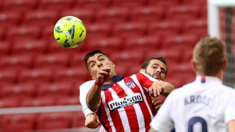 El Atl&eacute;tico da un golpe a LaLiga tras ganar al Real Madrid con un gol de Su&aacute;rez 