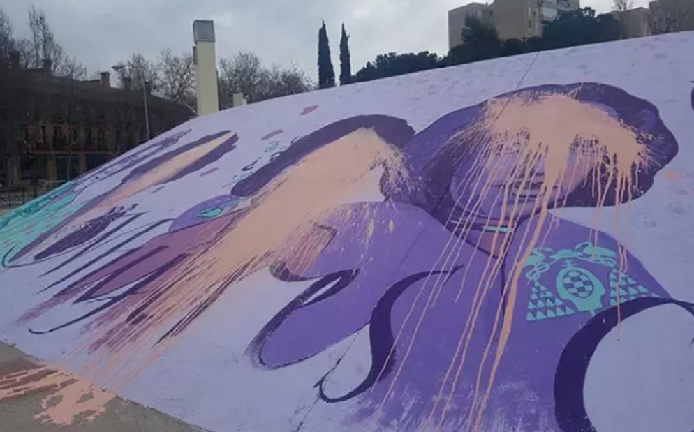 El mural feminista de Alcalá de Henares amanece vandalizado 24 horas antes del 8-M El mural feminista de Alcalá de Henares amanece vandalizado 24 horas antes del 8-M