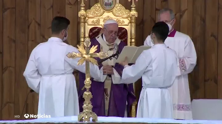 Feijóo invita al papa Francisco a peregrinar a Santiago Feijóo invita al papa Francisco a peregrinar a Santiago