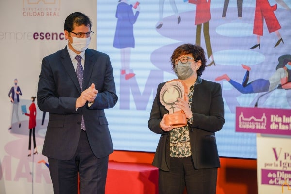 Caballero reclama un lugar destacado para la igualdad entre hombres y mujeres en la recuperación socioeconómica de Ciudad Real Caballero reclama un lugar destacado para la igualdad entre hombres y mujeres en la recuperación socioeconómica de Ciudad Real