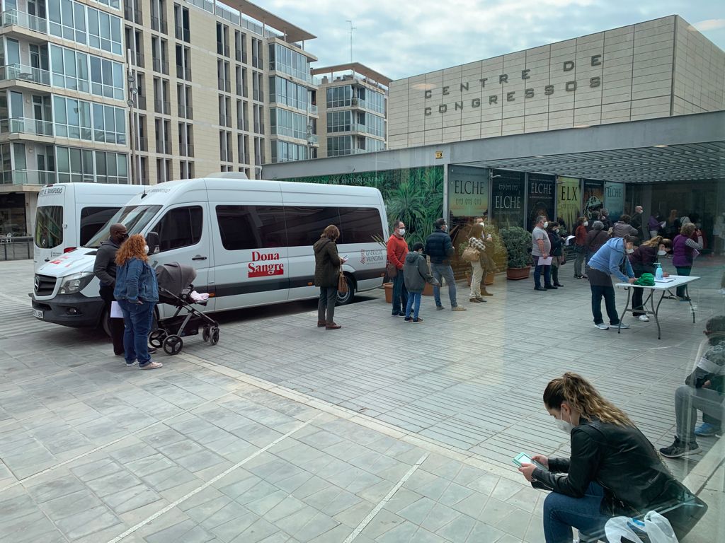 Lluvia de solidaridad en Elche: 447 ciudadanos responden a la llamada de la XIII Maratón de Sangre Lluvia de solidaridad en Elche: 447 ciudadanos responden a la llamada de la XIII Maratón de Sangre