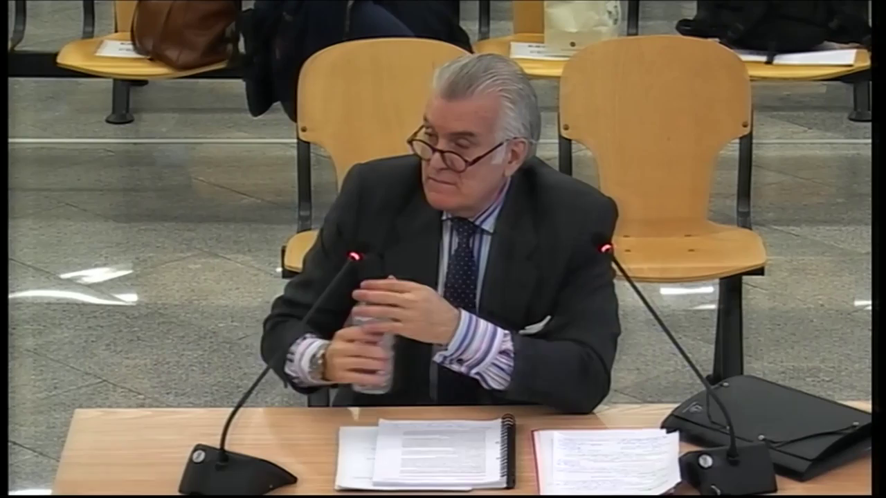 El lapsus del juez llamando Rajoy a Bárcenas al ofrecerle ir al baño El lapsus del juez llamando Rajoy a Bárcenas al ofrecerle ir al baño