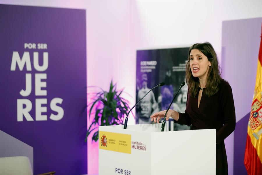 Tertulia: El feminismo a debate en un 8M con Irene Montero como protagonista Tertulia: El feminismo a debate en un 8M con Irene Montero como protagonista