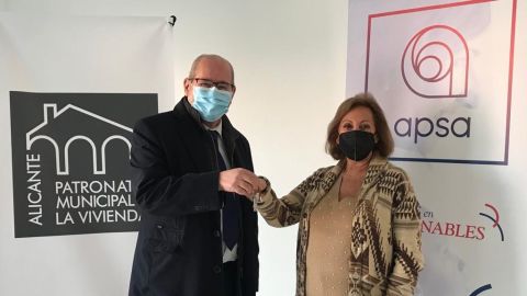 José Ramón González y la presidenta de APSA, Nito Manero José Ramón González y la presidenta de APSA, Nito Manero
