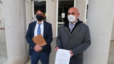 Agustín Fernandez , PSOE Pontevedra; presentando la denuncia Más de Uno Pontevedra