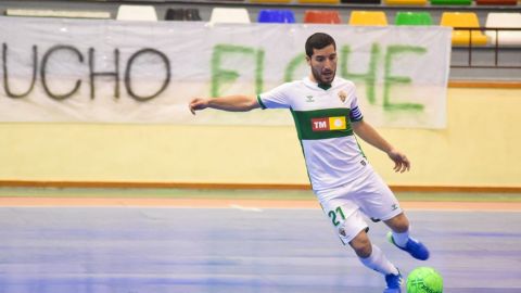 Kiwi, jugador del Elche CF Sala, en un partido de esta temporada. Kiwi, jugador del Elche CF Sala, en un partido de esta temporada.