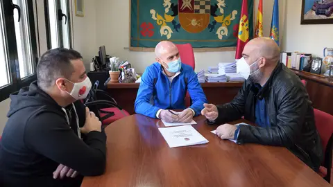 El Club de Baloncesto Argamasilla y el Ayuntamiento renuevan el convenio para la gestión de la Escuela Deportiva de Baloncesto El Club de Baloncesto Argamasilla y el Ayuntamiento renuevan el convenio para la gestión de la Escuela Deportiva de Baloncesto