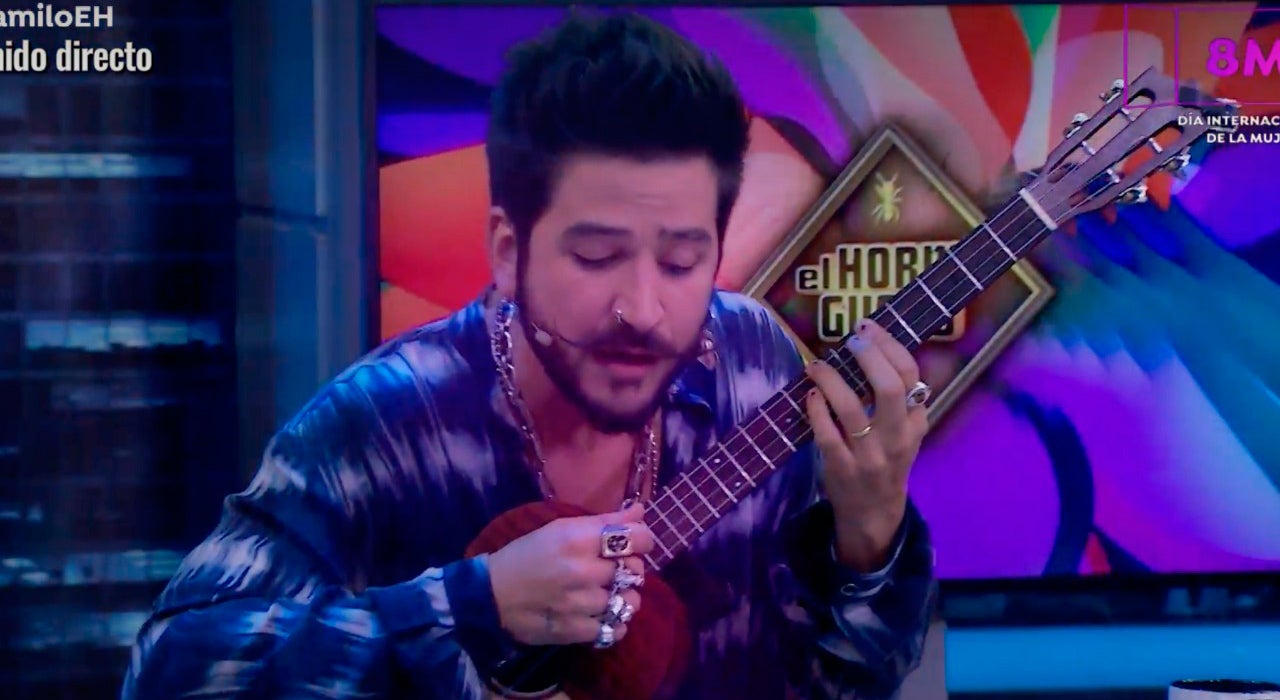 Camilo canta una canción inédita en homenaje a su madre por el Día de la Mujer, en directo en 'El Hormiguero 3.0' Camilo canta una canción inédita en homenaje a su madre por el Día de la Mujer, en directo en 'El Hormiguero 3.0'
