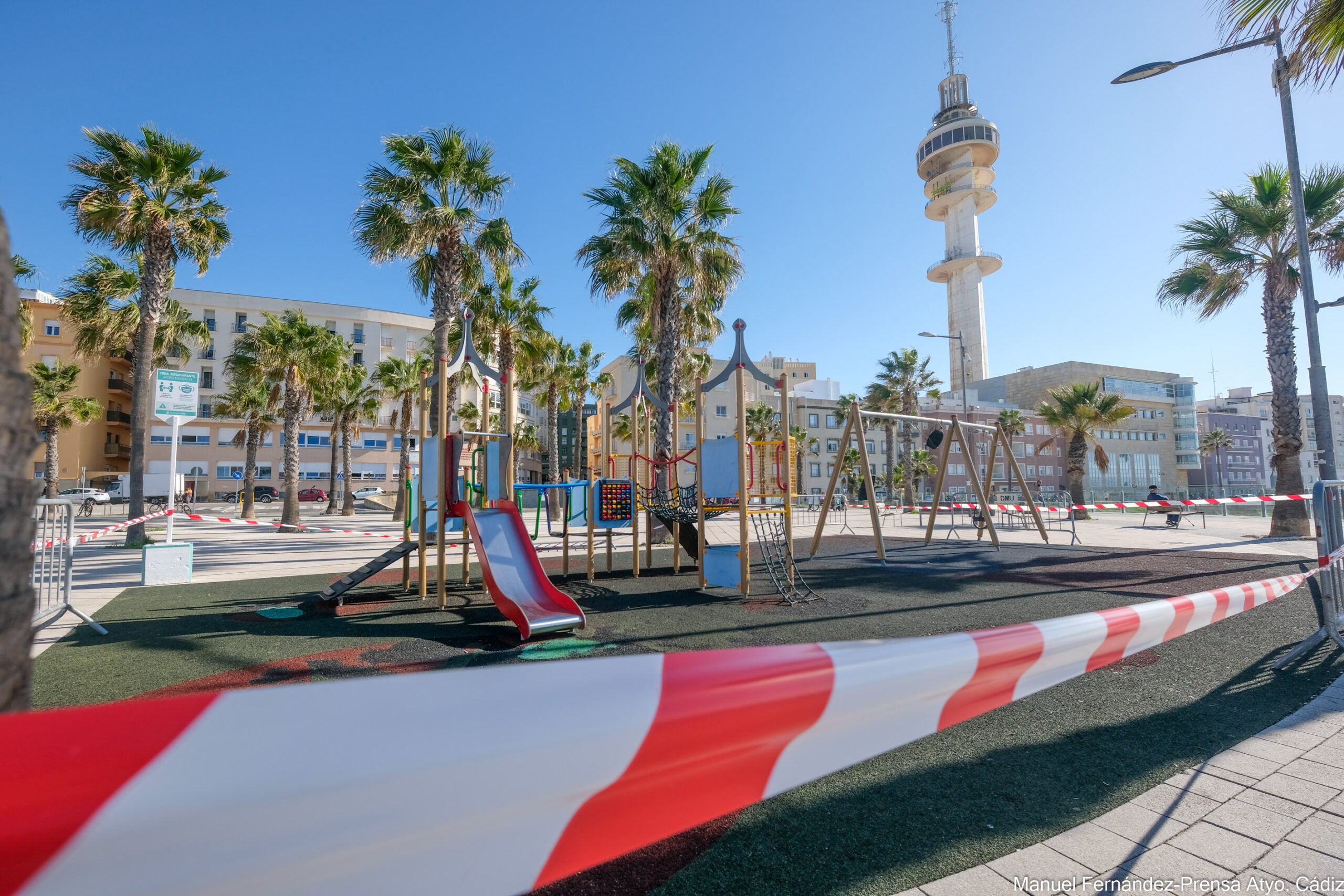 Reabren las zonas de juegos infantiles de Cádiz Reabren las zonas de juegos infantiles de Cádiz