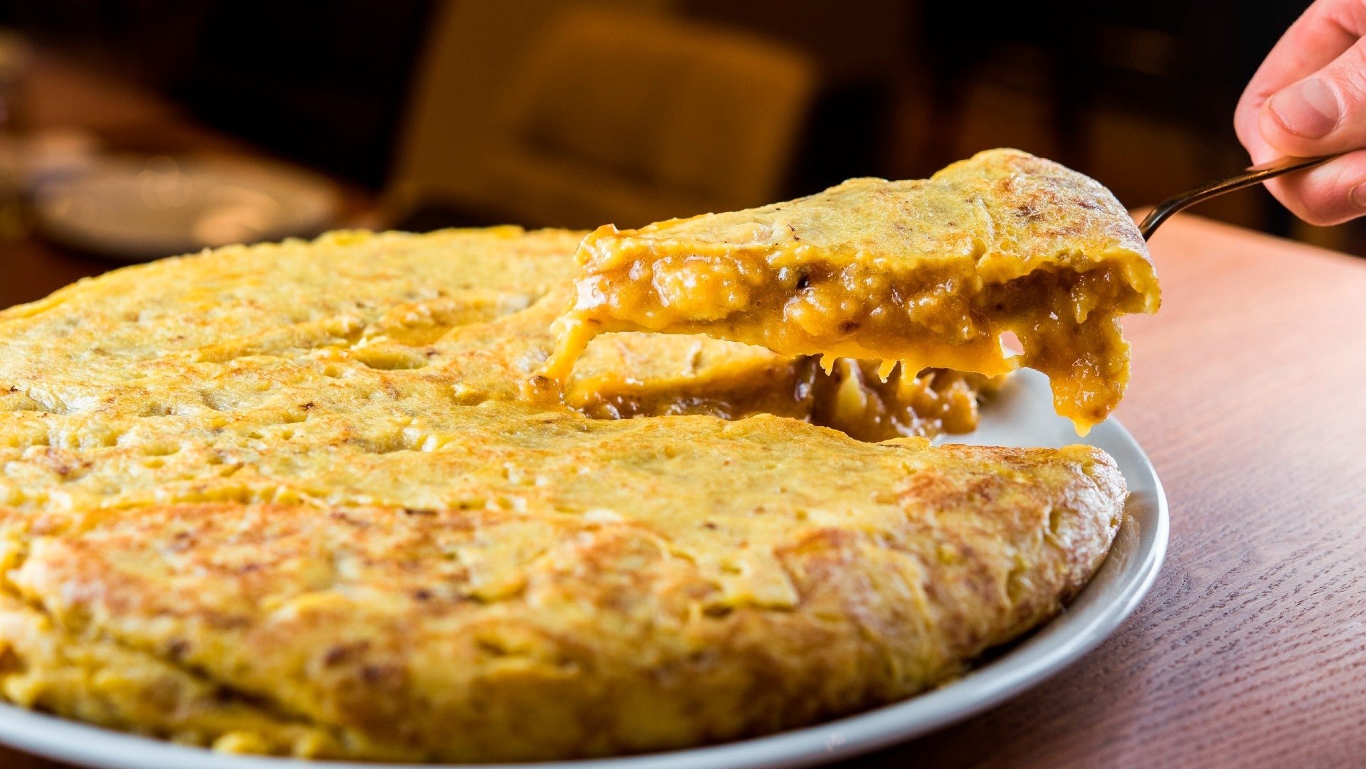 La tortilla de patatas, ¿con cebolla o sin cebolla? La tortilla de patatas, ¿con cebolla o sin cebolla?
