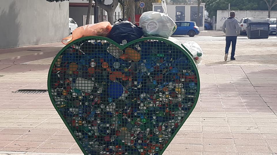 El poder de un tapón de plástico para ayudar: el proyecto 'Corazones Solidarios' El poder de un tapón de plástico para ayudar: el proyecto 'Corazones Solidarios'