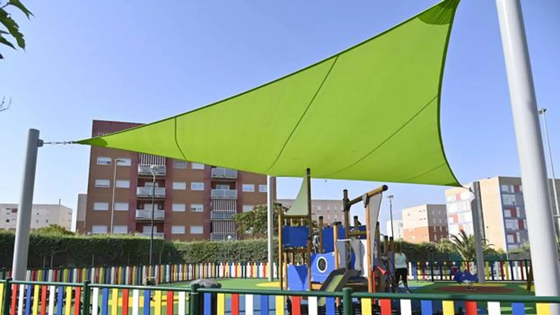 El alcalde de Badajoz levanta la suspensión temporal de cierre y precinto de zonas de juegos infantiles