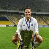 Fran Sol celebra un título con el Dinamo de Kiev