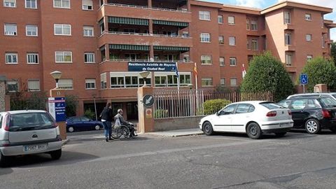 La Residencia Gregorio Mara&ntilde;&oacute;n ya puede recibir visitas desde el lunes