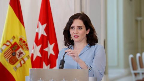 Ayuso descarta pedir toque de queda porque Madrid "todav&iacute;a va bien"