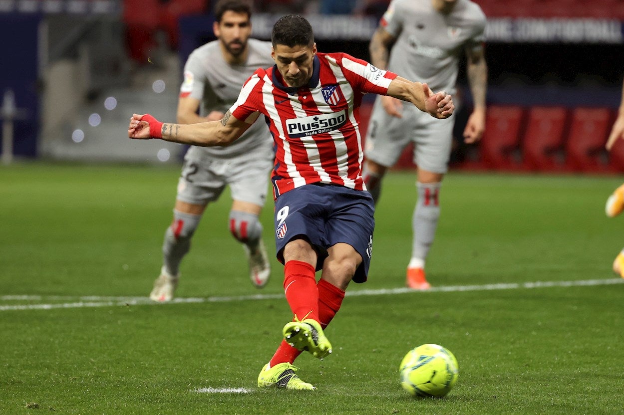 Luis Suárez y Marcos Llorente remontan el gol de Muniain y afianzan al Atlético en el liderato Luis Suárez y Marcos Llorente remontan el gol de Muniain y afianzan al Atlético en el liderato