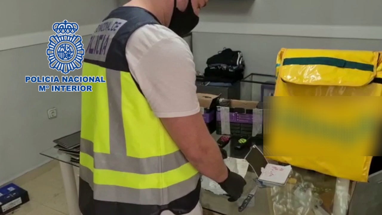 La Policía Nacional ha detenido en Alicante a un joven que traficaba con droga utilizando un patinete eléctrico La Policía Nacional ha detenido en Alicante a un joven que traficaba con droga utilizando un patinete eléctrico