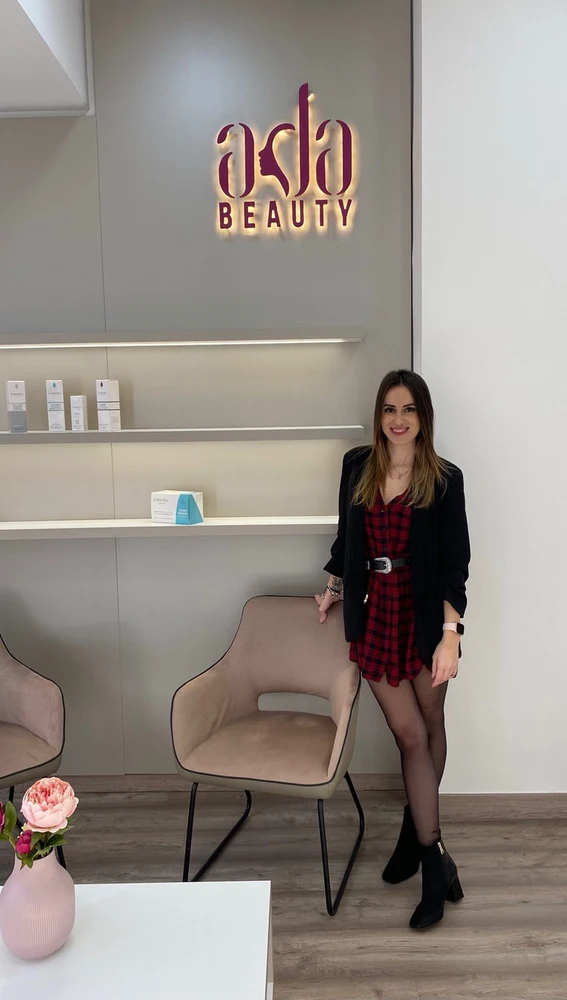 Laura Espinosa, la directora de adaBeauty, en la clínica. clínica de Laura Espinosa, la directora de adaBeauty, en la clínica. clínica de