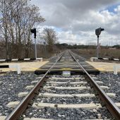 El trazado de la línea de ferrocarril, a su paso por Cuenca