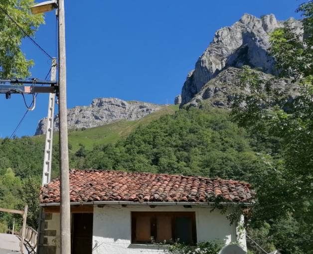 La alcaldesa de Ponga, Marta Alonso, nos explica en Onda Cero las labores que proyectan para despejar el argayo de la carretera de Viboli La alcaldesa de Ponga, Marta Alonso, nos explica en Onda Cero las labores que proyectan para despejar el argayo de la carretera de Viboli