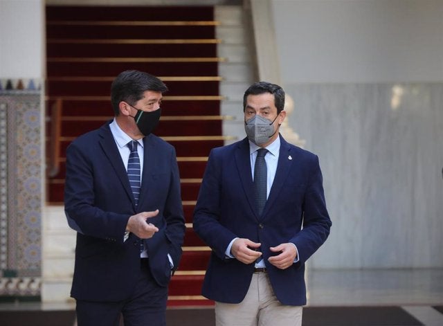 En directo: Juanma Moreno y Juan Marín defienden la estabilidad del Gobierno de coalición En directo: Juanma Moreno y Juan Marín defienden la estabilidad del Gobierno de coalición