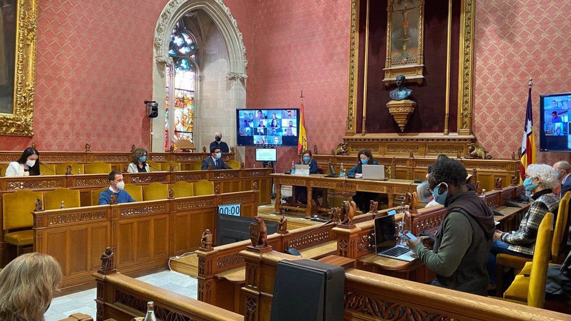 El Consell pedirá un informe para evaluar la aplicación del protocolo de vacunación de la directora de Gent Gran El Consell pedirá un informe para evaluar la aplicación del protocolo de vacunación de la directora de Gent Gran