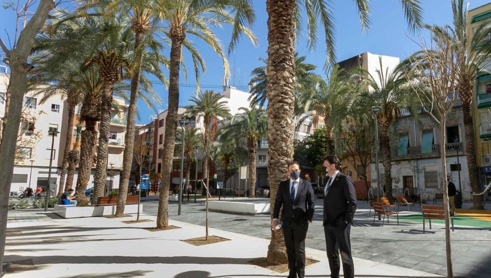 El Ayuntamiento abre la nueva Plaza Castellón totalmente renovada ...
