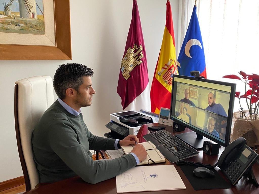 Lázaro quiere revitalizar la estación de ferrocarril criptanense Lázaro quiere revitalizar la estación de ferrocarril criptanense