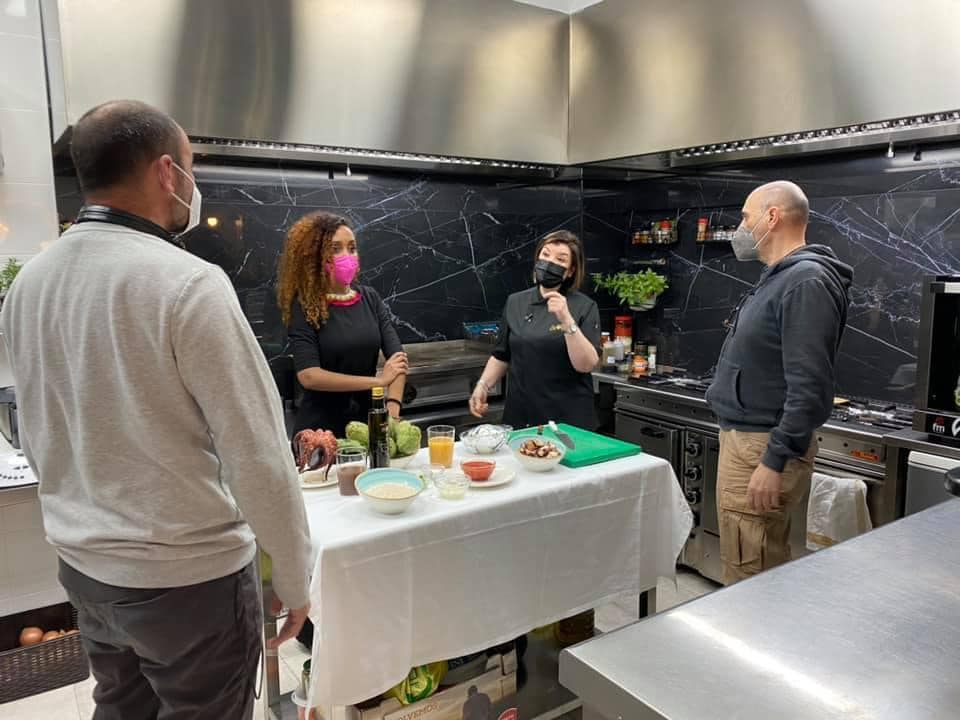 Tve nos dedica unos minutos a la buena gastronomía y a la alcachofa como reina indiscutible de nuestra Vega Baja Tve nos dedica unos minutos a la buena gastronomía y a la alcachofa como reina indiscutible de nuestra Vega Baja