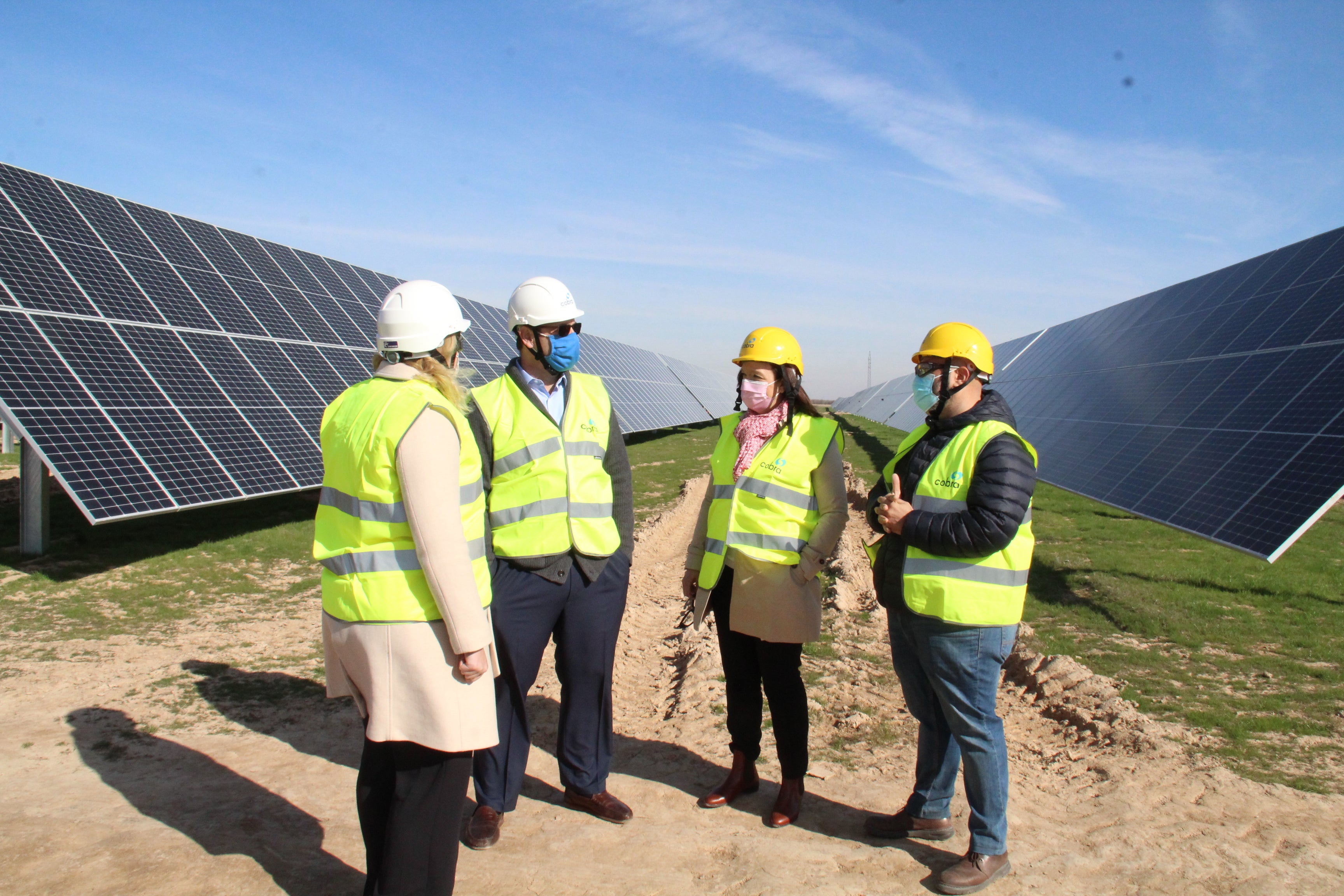 Más de 400 personas trabajan en la construcción de las fotovoltaicas Más de 400 personas trabajan en la construcción de las fotovoltaicas