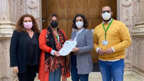 La alcaldesa Elena Amaya y Carlos Salguero La alcaldesa Elena Amaya y Carlos Salguero