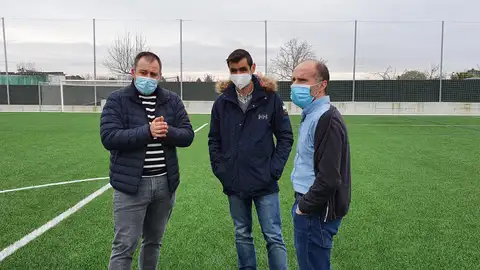 O campo de fútbol de Vilar de Astrés incorpora céspede artificial, novos vestiarios e bancada Inaguración da campo de futbol de Vilar de astrés