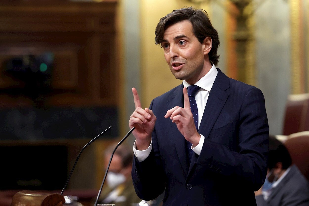 El PP no ve "transfuguismo" en Murcia y acusa a Arrimadas de romper el pacto para "dar el Gobierno a PSOE y Podemos" El PP no ve "transfuguismo" en Murcia y acusa a Arrimadas de romper el pacto para "dar el Gobierno a PSOE y Podemos"