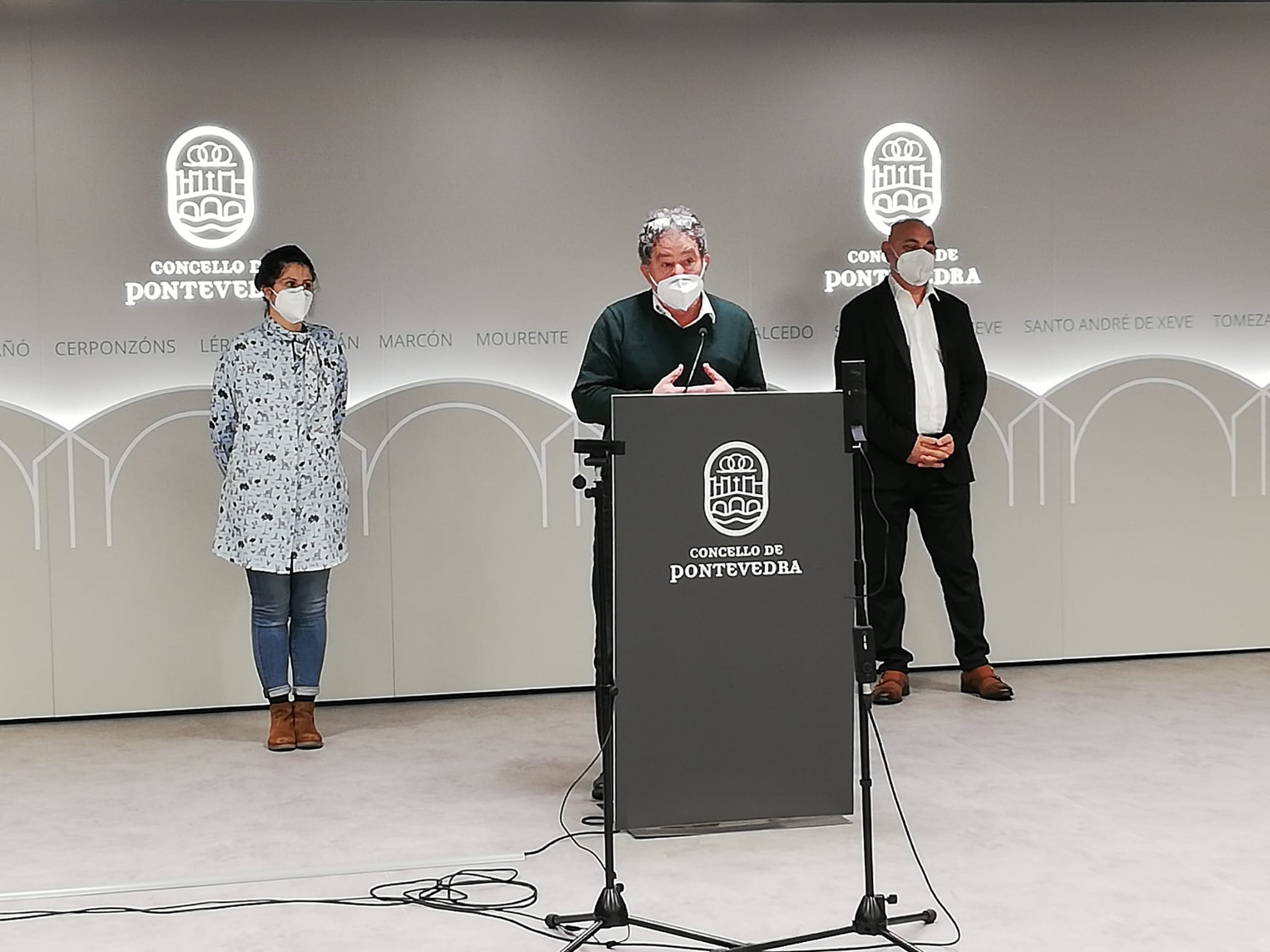 Miguel Anxo Fernández Lores califica de "sobresaliente" la gestión del gobierno de Pontevedra Miguel Anxo Fernández Lores califica de "sobresaliente" la gestión del gobierno de Pontevedra