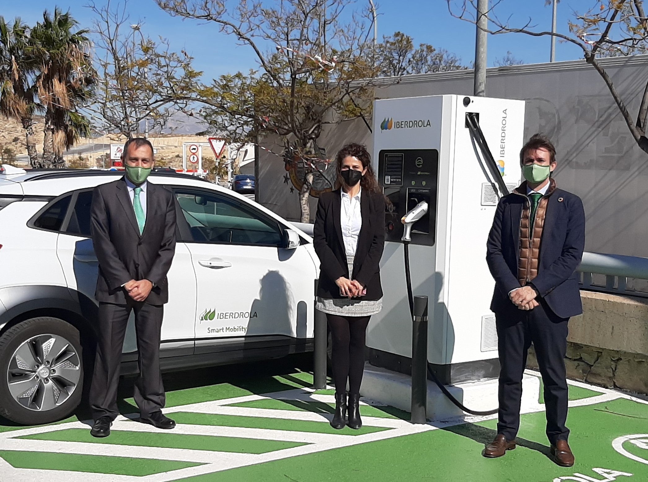 Iberdrola instala dos puntos de recarga rápida para vehículos eléctricos en el Parque Comercial Vistahermosa Iberdrola instala dos puntos de recarga rápida para vehículos eléctricos en el Parque Comercial Vistahermosa