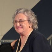 Maribel Vallejos Planelles ha vuelto a ser elegida este año para retirar la Mantilla después de que en 2020 no pudiera realizar este gesto por el confinamiento domiciliario 
