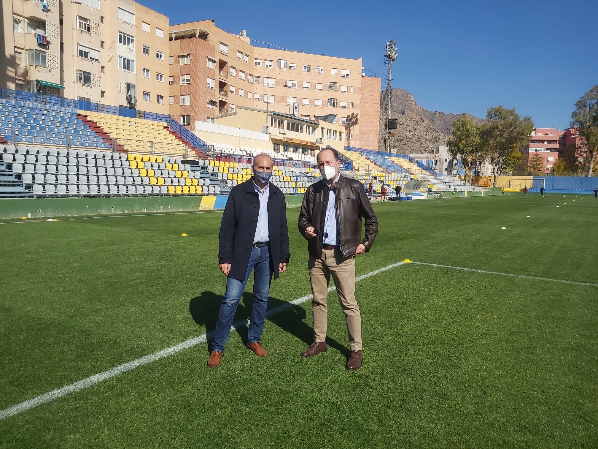 El Campo Municipal de Los Arcos estrena nueva grada tras su derribo al ser arrasada por la DANA El Campo Municipal de Los Arcos estrena nueva grada tras su derribo al ser arrasada por la DANA
