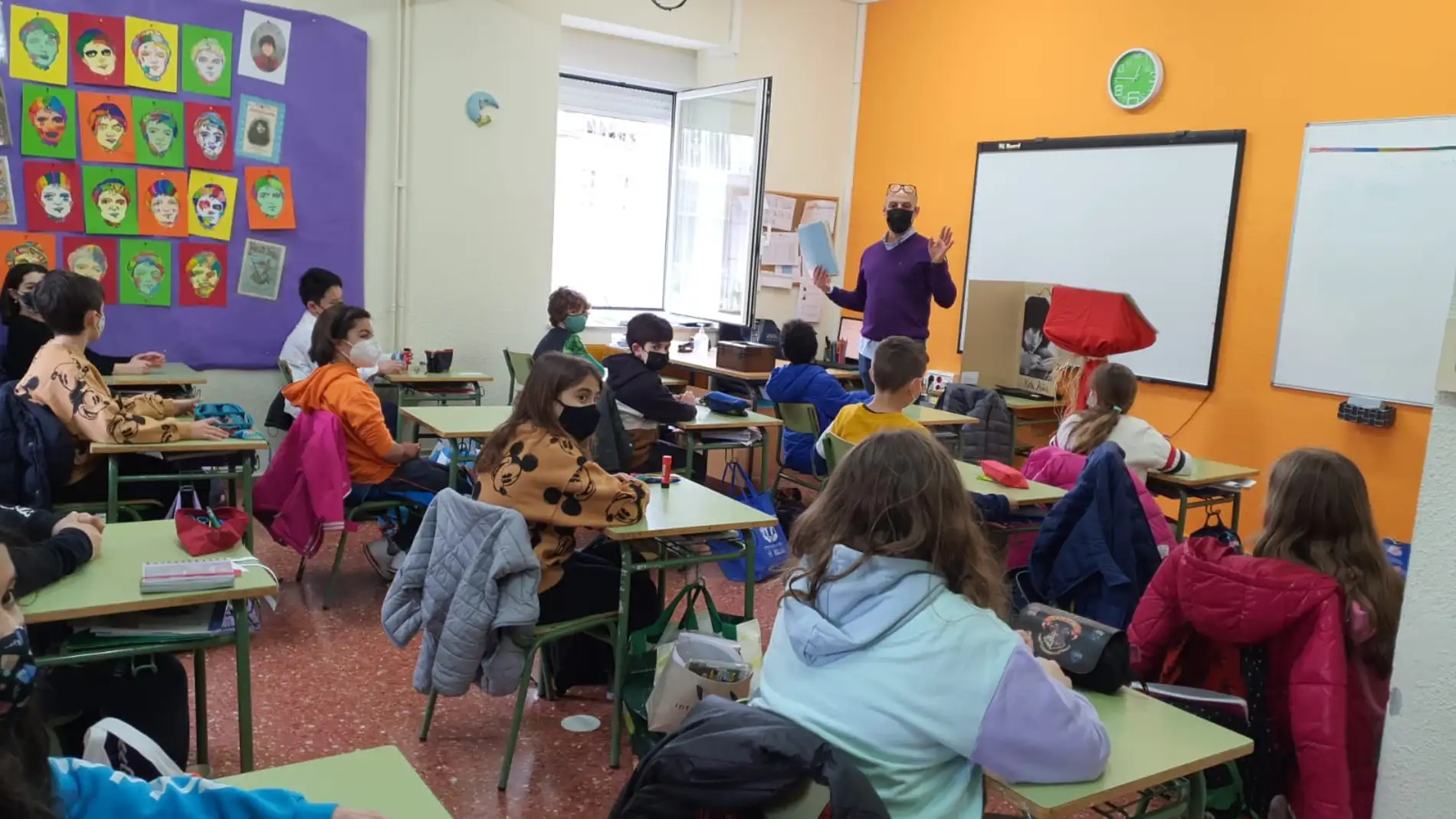 O Concello achégalle a poesía galega á cativada a través dun ciclo de obradoiros nos centros educativos