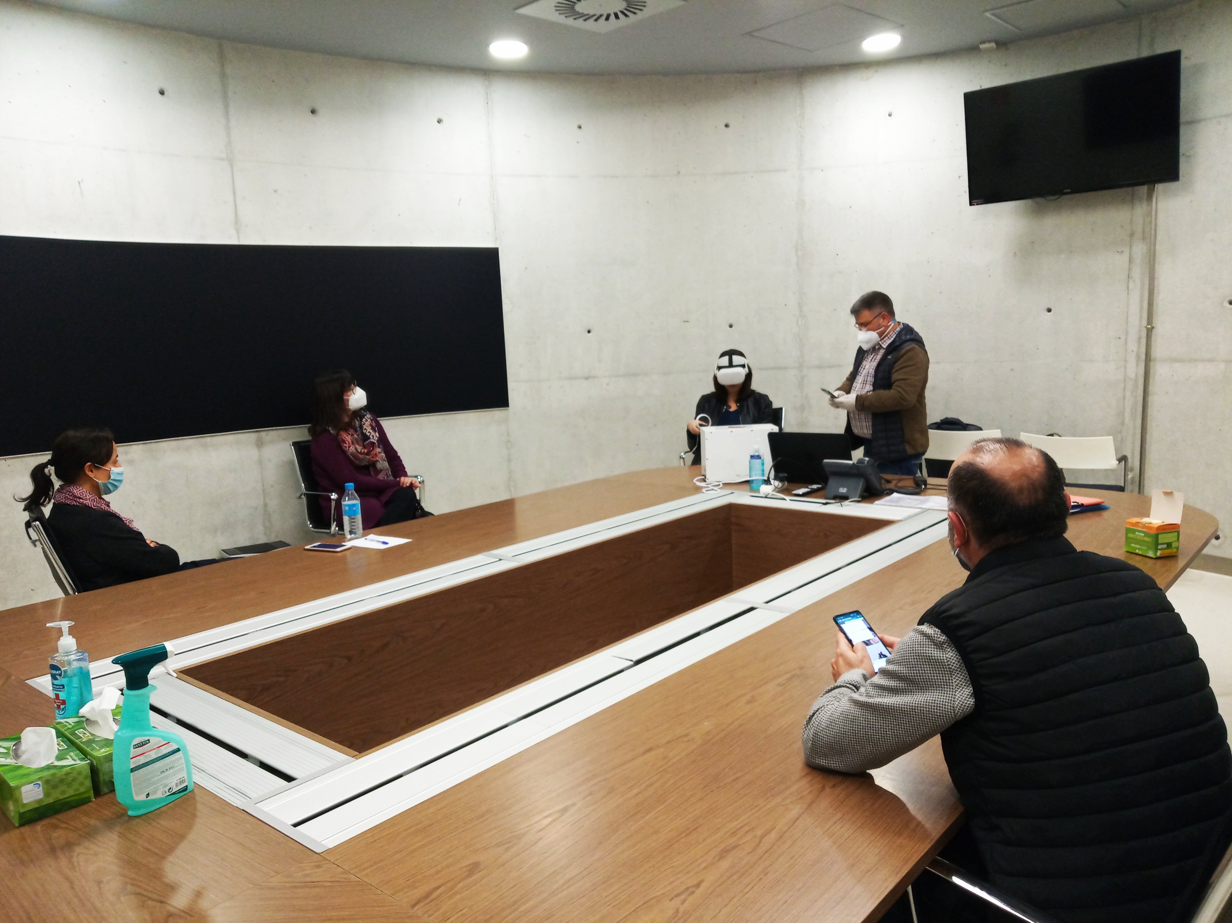 Proyecto piloto que utiliza realidad virtual como herramienta en la intervención social Proyecto piloto que utiliza realidad virtual como herramienta en la intervención social