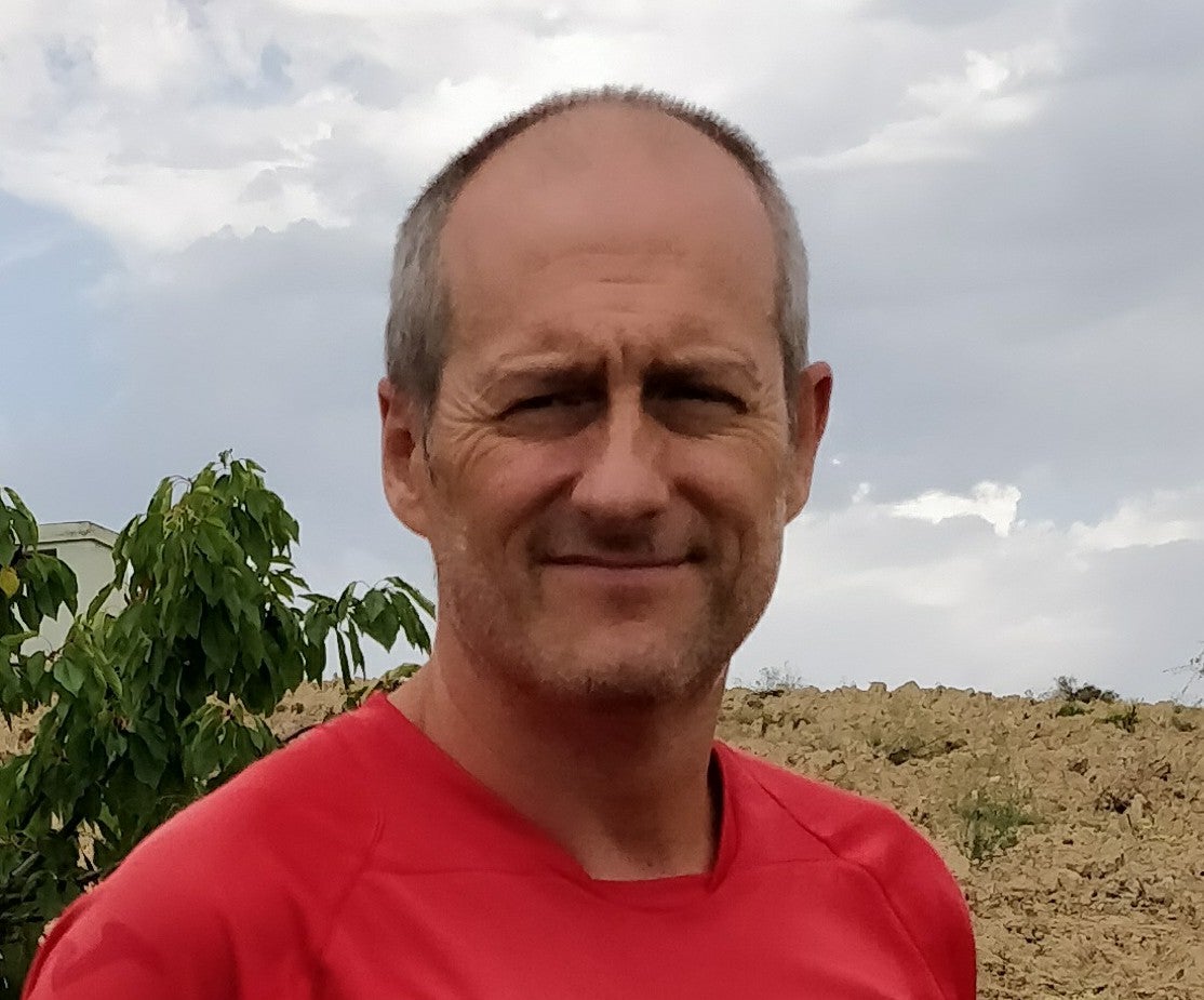 Juan Izuzkiza: "En la educación, primero hay que estudiar para que luego se encienda el interés" Juan Izuzkiza: "En la educación, primero hay que estudiar para que luego se encienda el interés"