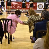 Pilar Zamora saluda a la consejera de Educación, Cultura y Deportes Pilar Zamora saluda a la consejera de Educación, Cultura y Deportes
