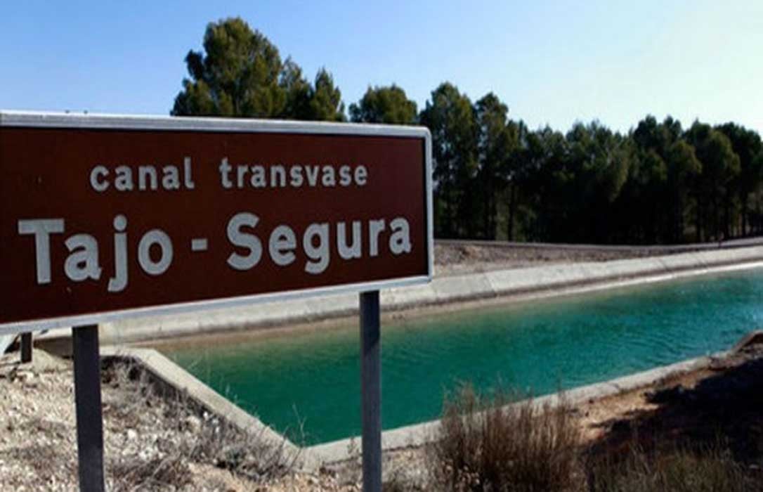 La Generalitat recurre el decreto que cambia las reglas de explotación del trasvase Tajo-Segura La Generalitat recurre el decreto que cambia las reglas de explotación del trasvase Tajo-Segura