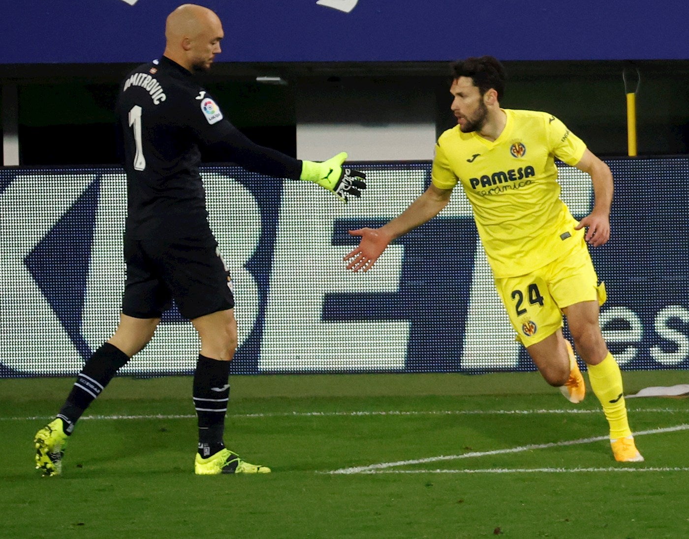 El Villarreal rompe su mala racha y agrava la del Eibar El Villarreal rompe su mala racha y agrava la del Eibar