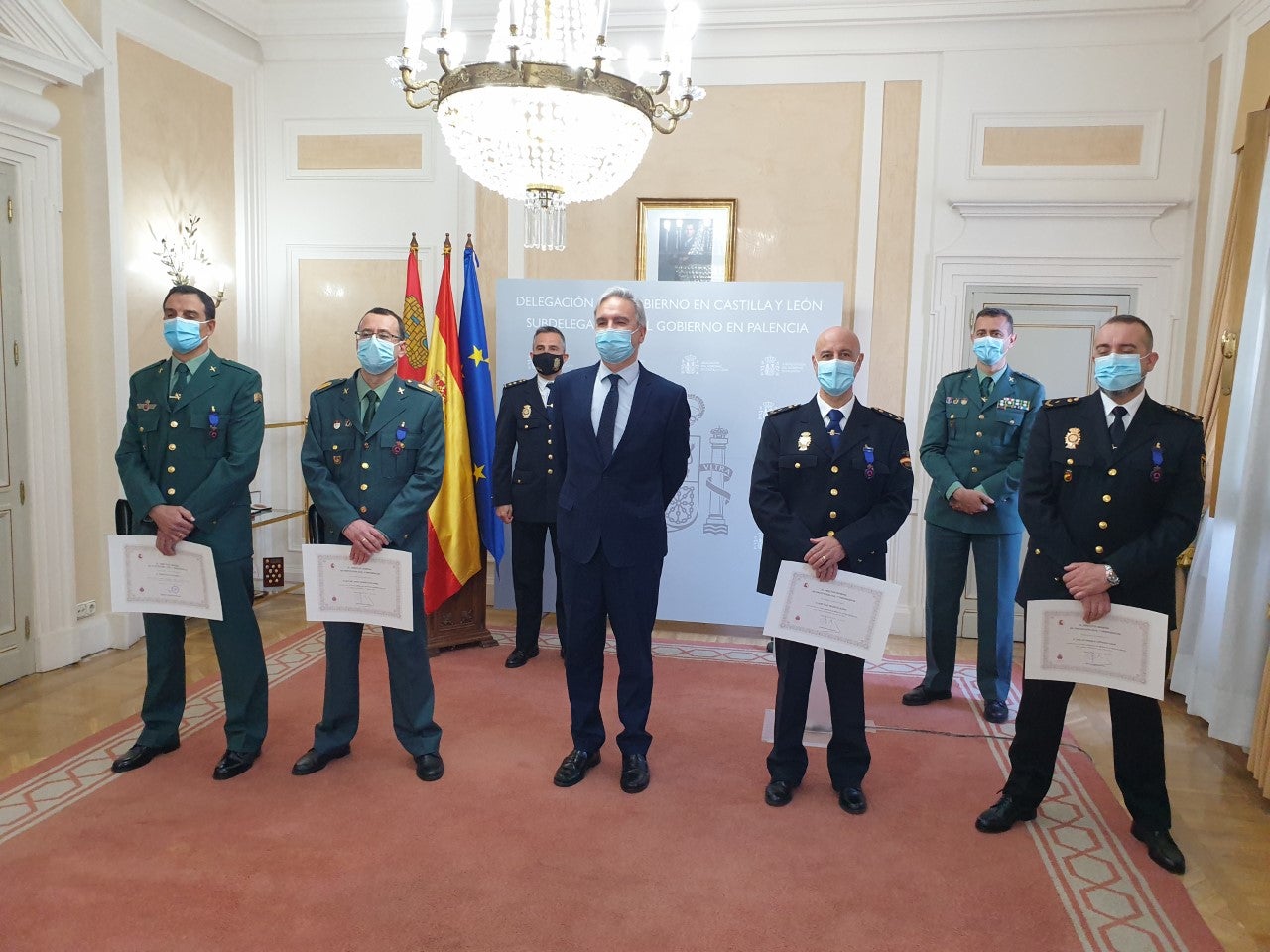 Integrantes del Cuerpo Nacional de Policía y de la Guardia Civil reciben en Palencia las medallas al Mérito de Protección Civil Integrantes del Cuerpo Nacional de Policía y de la Guardia Civil reciben en Palencia las medallas al Mérito de Protección Civil