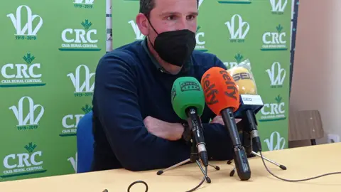El Orihuela destituye a Gerard Albadalejo como entrenador tras su derrota por 2-4 ante el Villarreal B deportes