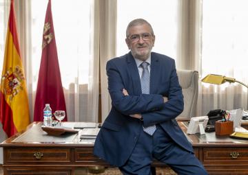El Presidente de la Asamblea, Alberto Castillo, podría abstenerse en la votación de la moción de censura El Presidente de la Asamblea, Alberto Castillo, podría abstenerse en la votación de la moción de censura