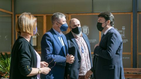 En la imagen Mari Carmen de España, Rafa Climent, Enric Nomdedéu y Luis Barcala En la imagen Mari Carmen de España, Rafa Climent, Enric Nomdedéu y Luis Barcala